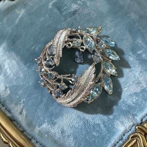 Vintage Silver Tone Blue Dangle Crystal Wreath Brooch Pin
